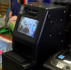 Proyek percontohan kamera pintar anak di bawah umur mengontrol permainan toko surat kabar perdagangan surat kabar dari produk perjudian lotre peluang 2023